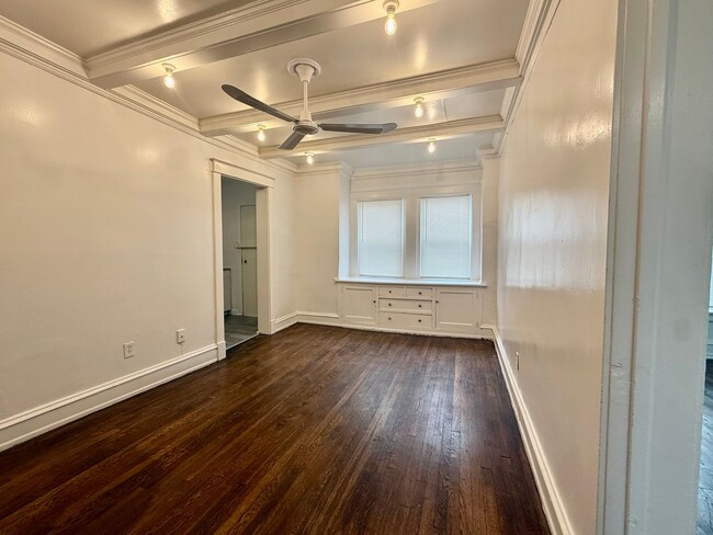 Building Photo - Shelby Unit 3532-3N