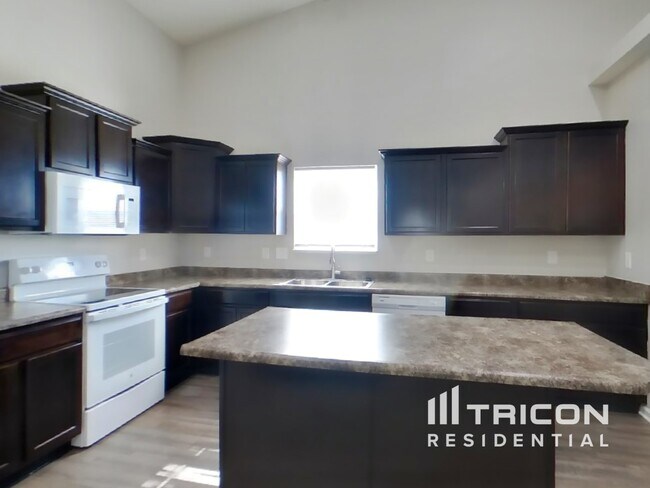 Photo - 4220 Stubbington Ln
