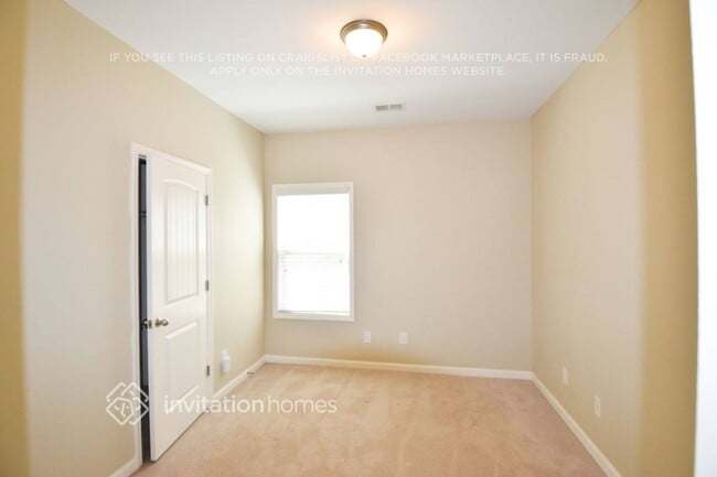 Photo - 3004 Golf Creek