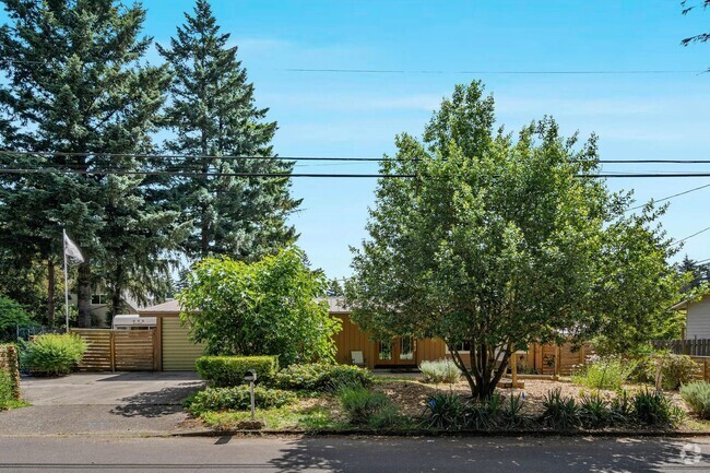 Building Photo - Charming 3-bdrm/2-bath Mid-Century ranch—A... Rental