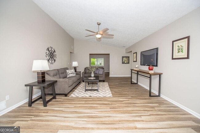 Photo - 180 Crabtree Dr