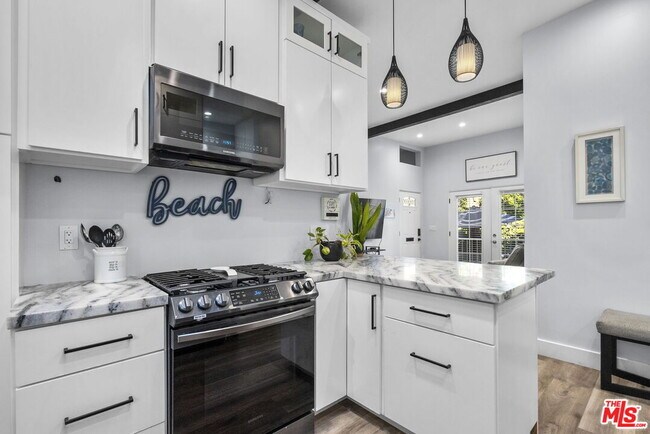 Photo - 120 Driftwood St Unit 1/2