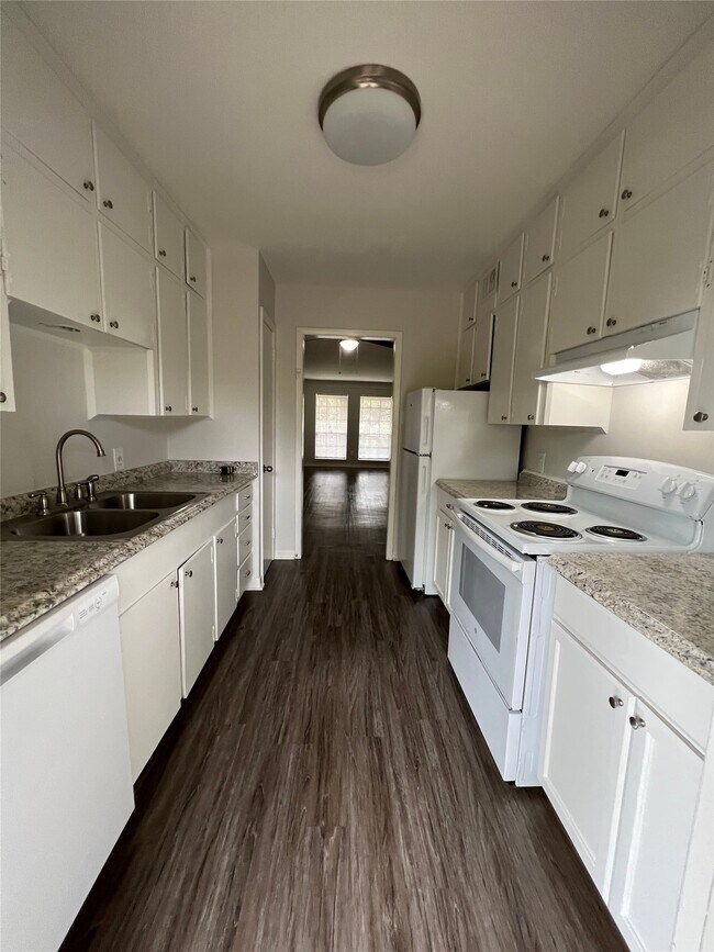 Photo - 500 Willow Dr Unit B2