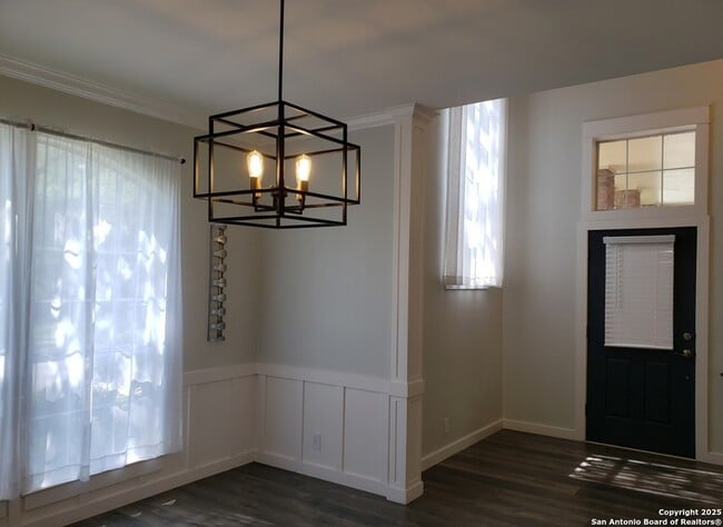 Photo - 4111 Antlers Lodge Rd