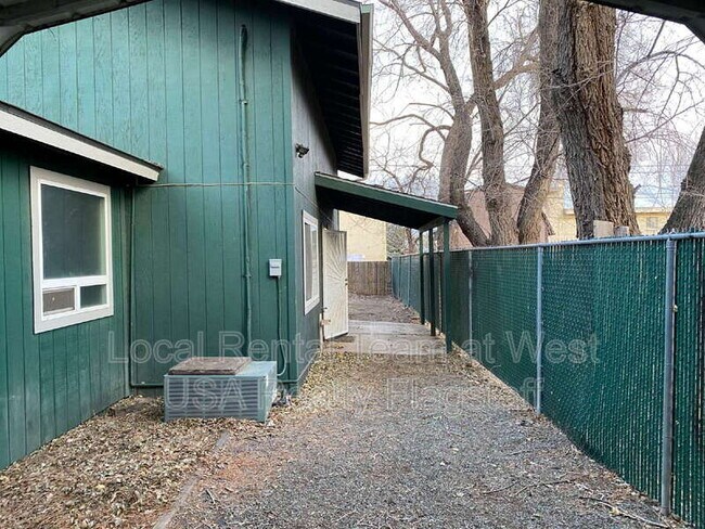 3018 N Loma Vista Dr