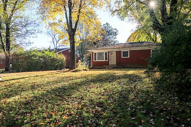 Photo - 3 bedroom 1 bath in Valley Station!