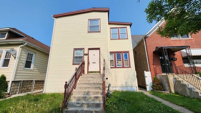 Photo - 4045 N Moody Ave House