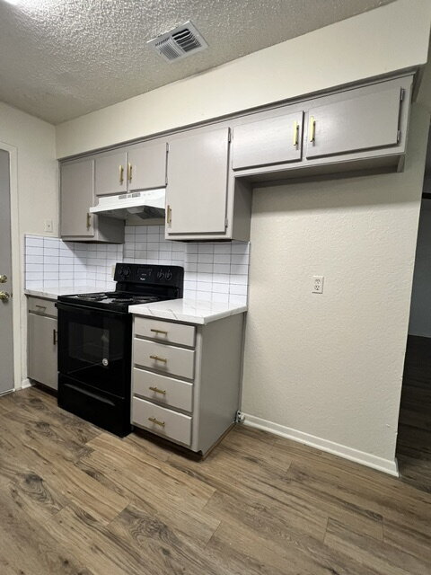 2 Bedroom 2 Bath Duplex for Lease in Benbrook! $350 OFF 1st Month Rent with 18 Month Lease!