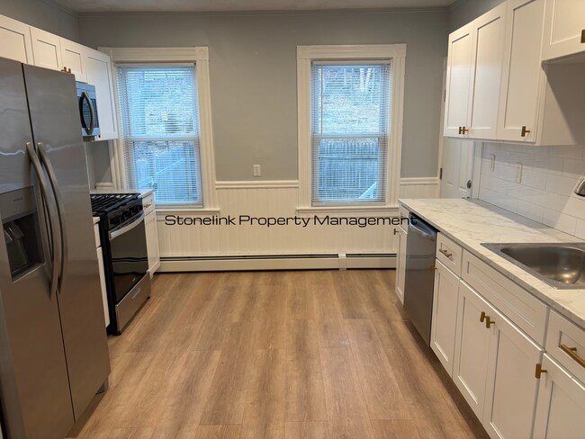 Photo - 27 Ferncliff Ave Unit 1