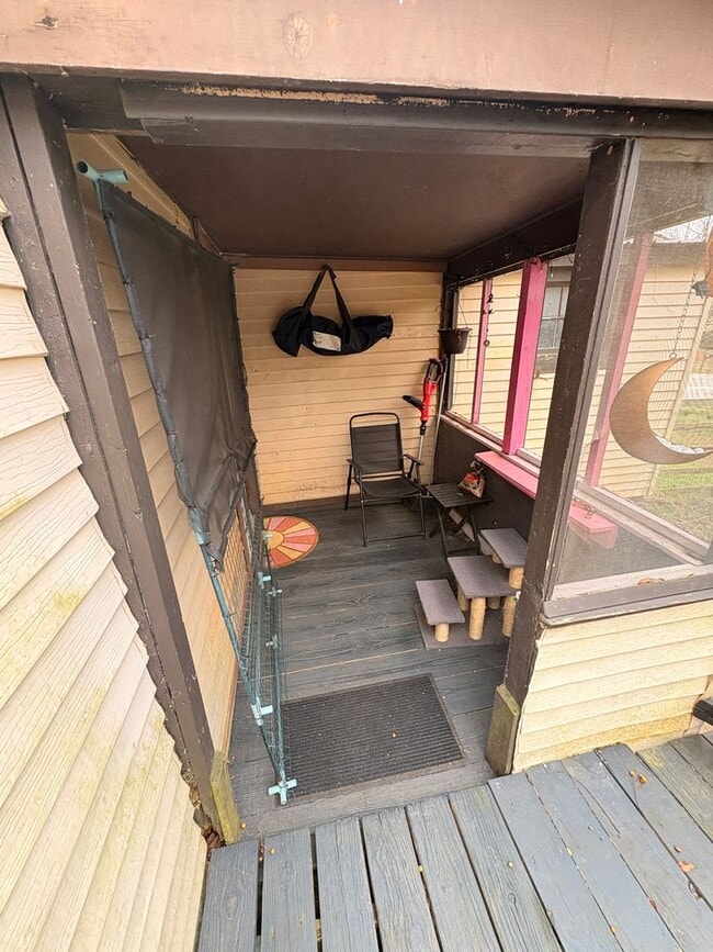 Photo - 462 Whitehall Rd