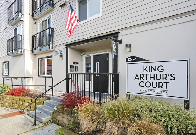 Building Photo - King Arthurs Court Rental