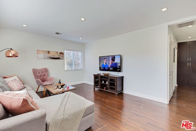 Photo - 4411 Irvine Ave