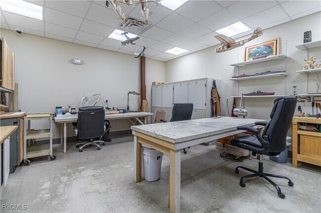 Building Photo - 6102 Augusta Dr Unit 302
