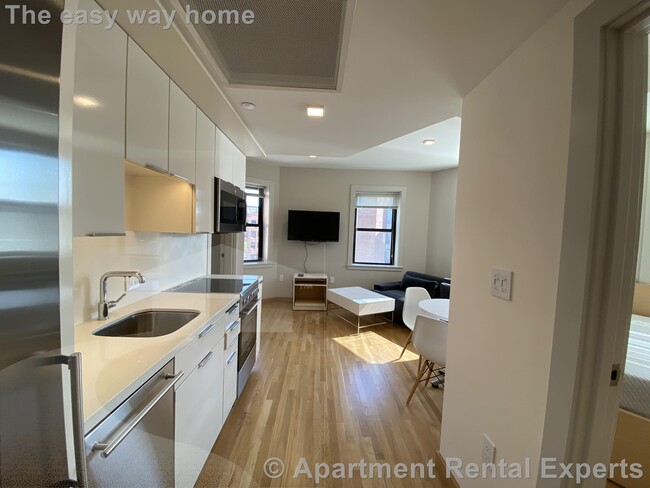 Building Photo - 115 Mt Auburn St Rental