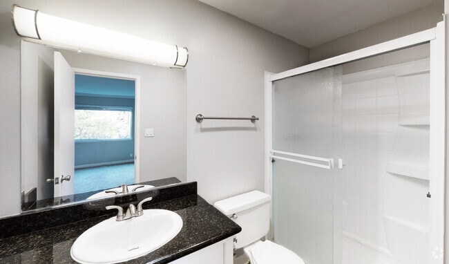 3BR, 2BA - Redwood