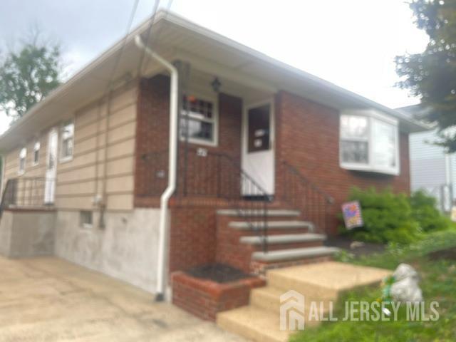 47 Walnut Ave