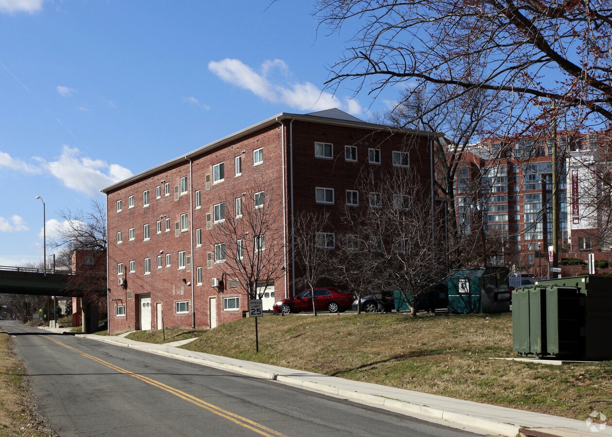 Photo - Rhodes Manor Apartments