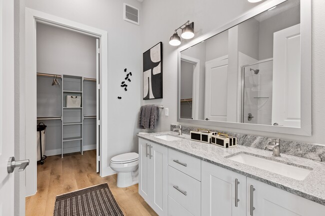 Photo - Lakesound Apartments