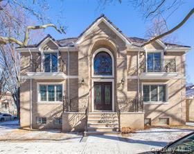 Photo - 76-33-76160 160th St Unidad 1st FL