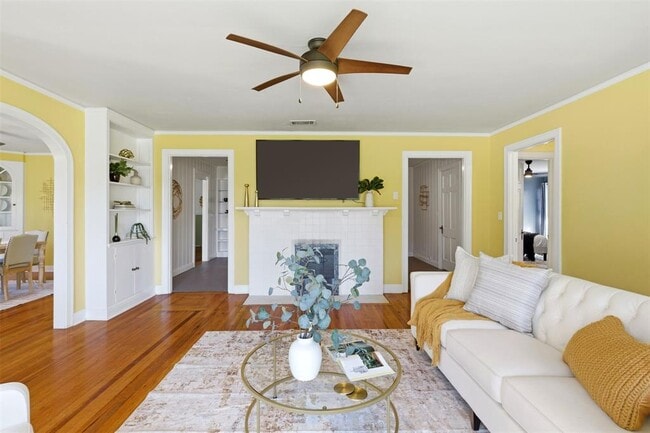 Photo - 1506 Grace St