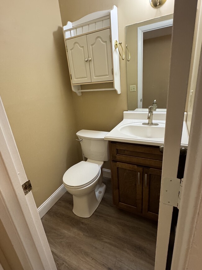 Downstairs half bath - 9109 Parktop Ln Unit 9109#A Parktop lane