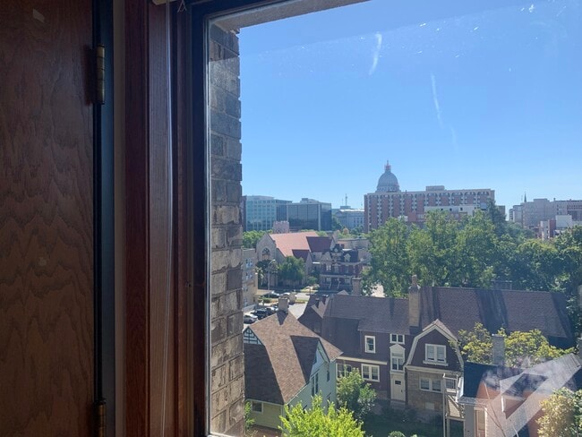 Photo - 505 N Carroll St