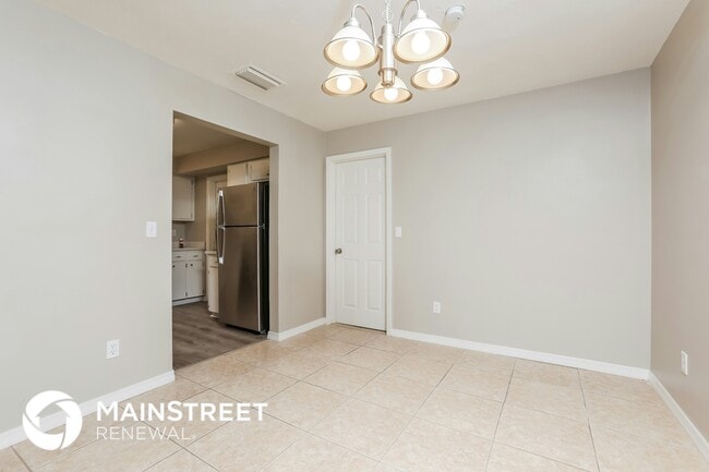 Photo - 1560 Fergason Ave