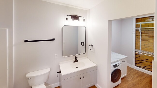 Photo - Blackboard District at Homes St School Apa... Unidad #012