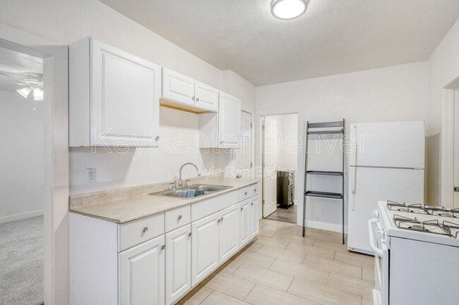 Photo - 654 Meade St