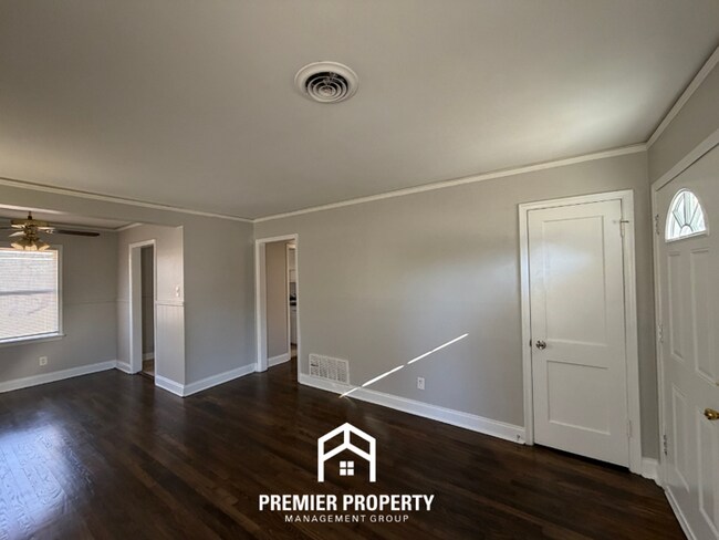 Photo - Charming 3-Bedroom Memphis Rental with Hardwood Floors & Fenced Backyard