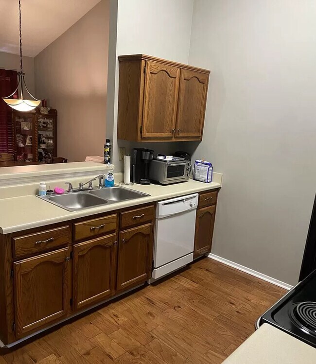 Photo - 7643 Lilly Dr