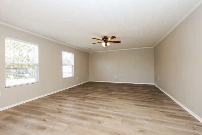 Photo - 2705 Sutherland Dr