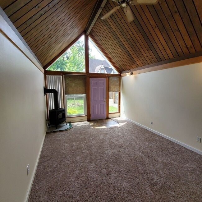 Photo - Cozy 2 Bed : 1Bath House Close to Schools