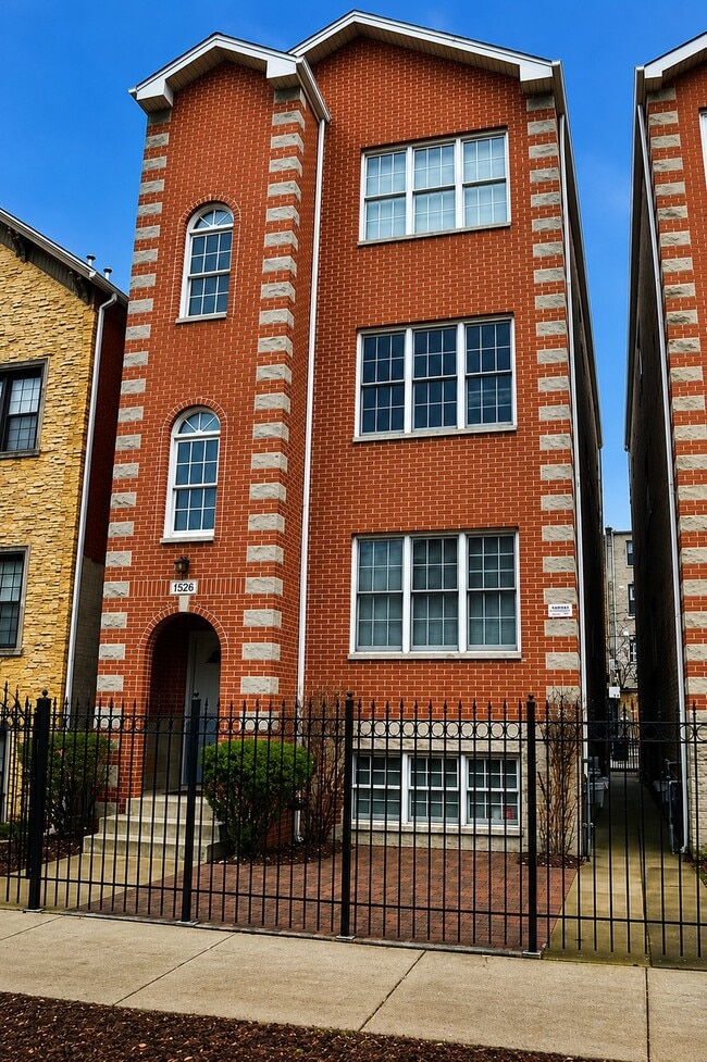 Building Photo - 1520 W Superior St