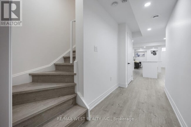 Photo - 339 Fleetwood Dr