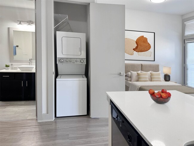 Photo - 2727 Brazos St Unidad 19