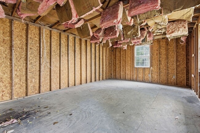 Everything upgraded on this 4 bedroom — to... - Everything upgraded on this 4 bedroom — to...