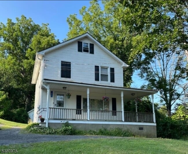 Building Photo - 44 Oak St