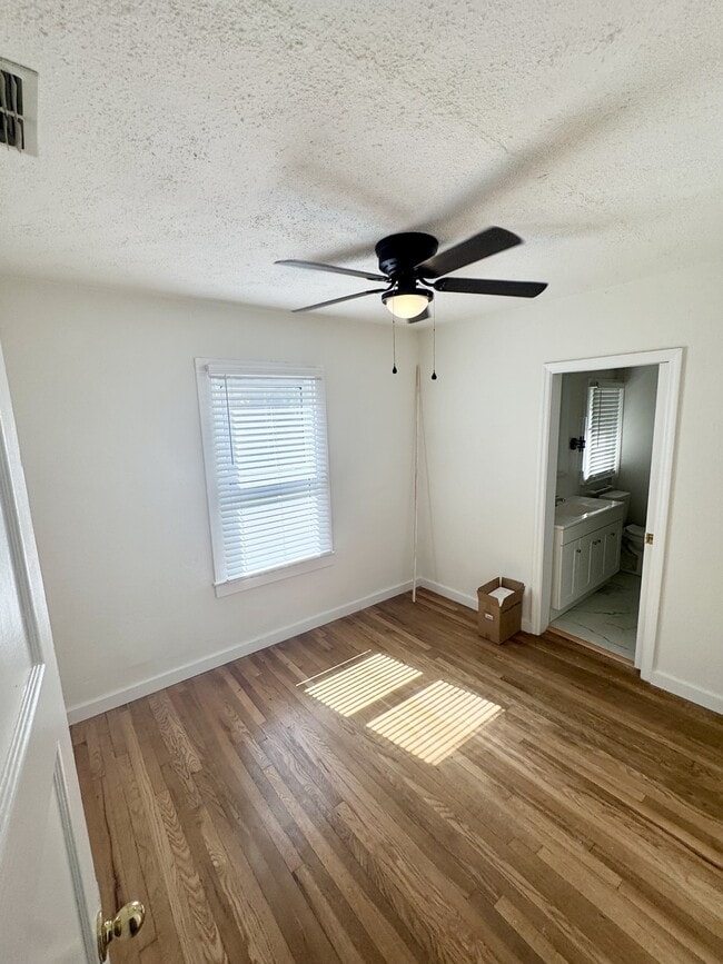 Photo - 1530 Yancey St