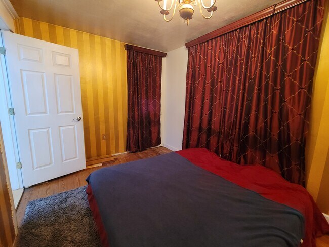 Photo - 1312 Jenifer St