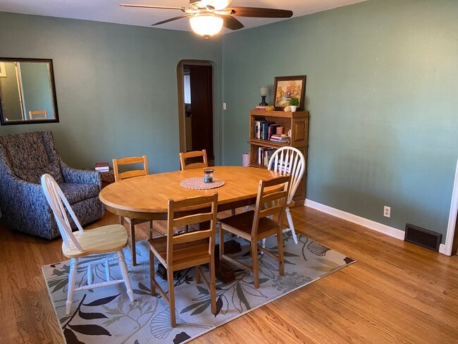 Photo - 1215 Grove St