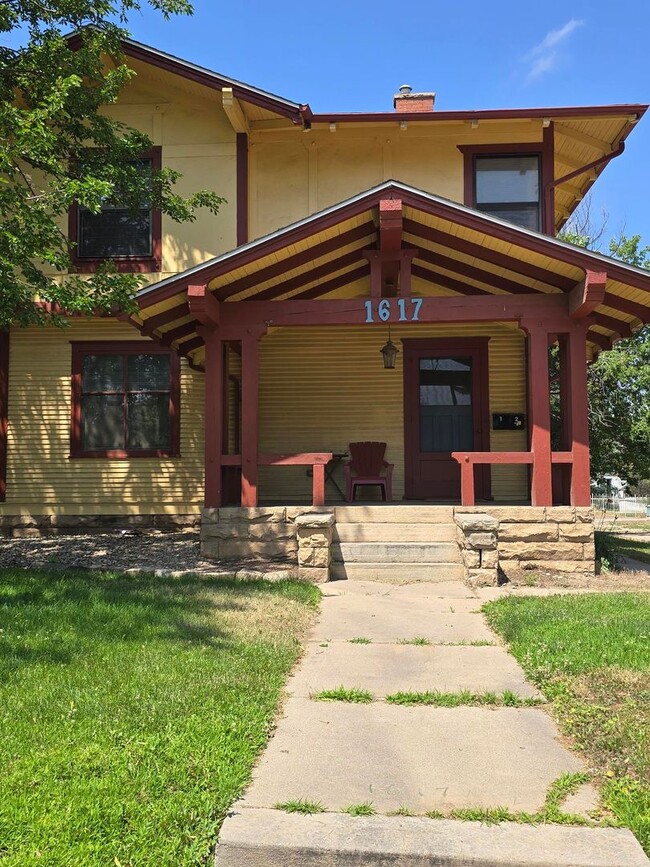 Building Photo - 1617 11th Ave Unit 1