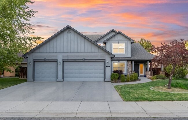 Building Photo - SE BOISE 5BD/3.5BA PLUS OFFICE Rental
