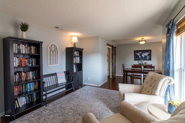 Photo - 5604 Greentree Ave