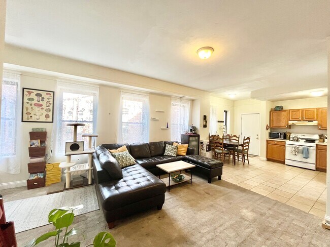 Photo - 10 S Huntington Ave Unit 3