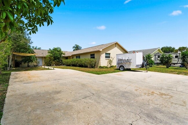 Photo - 3052 Park Ln