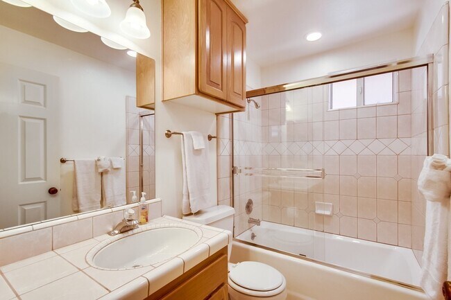 Photo - South Mission Beach | Fully Furnished 3BR/3BA Condo | Utilities Included | Available 9/1/26–5/5/27 Unit Mission Bay Retreat