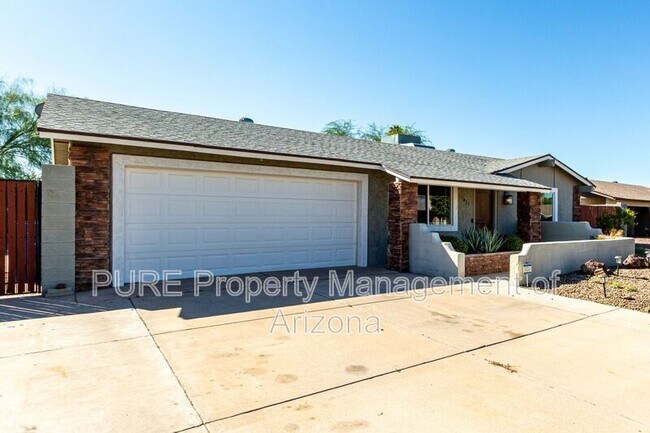 Building Photo - 1817 W Portobello Ave