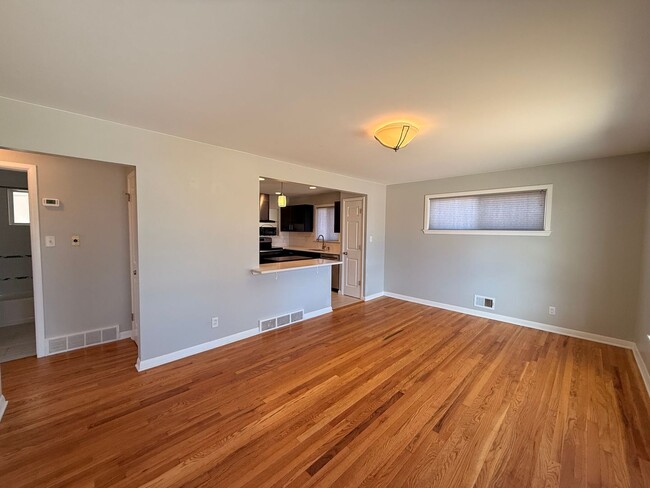 Photo - Spacious Twin Lakes Gem!!!