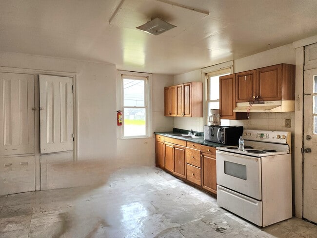 Kitchen - 404 E Market St